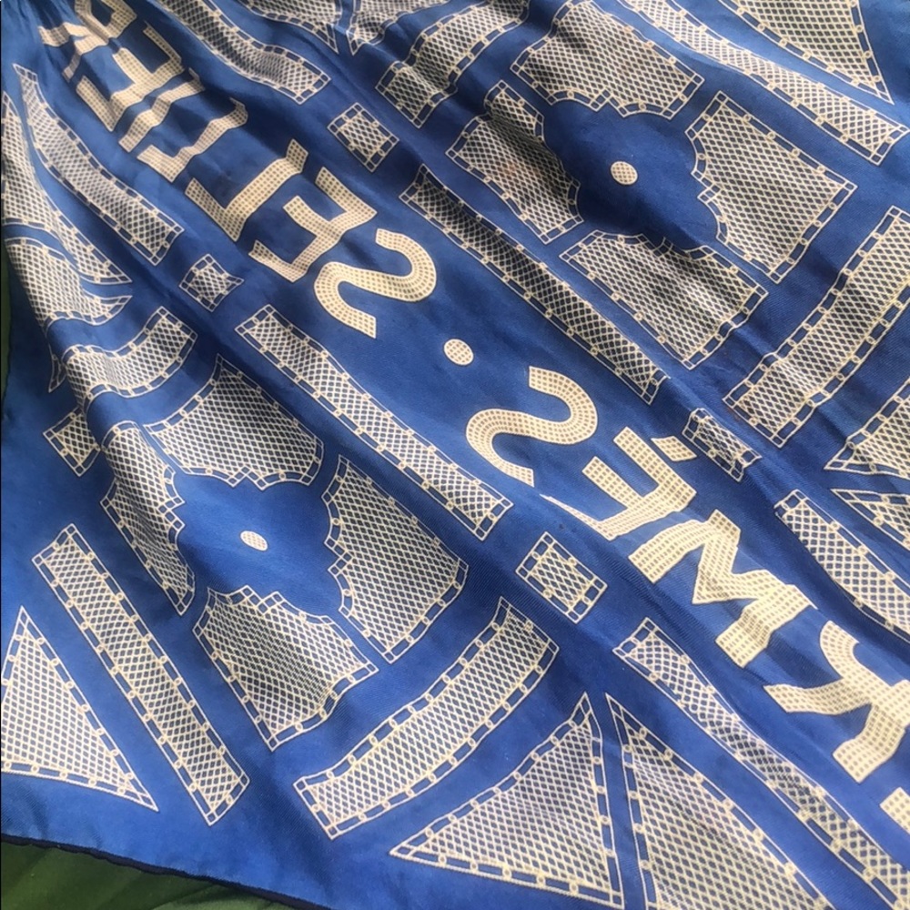 Hermès scarf